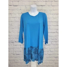XSMALL LAKESIDE BLUE A509473 LOGO by Lori Goldstein Rayon 230 3/4 Sleev Lace Hem