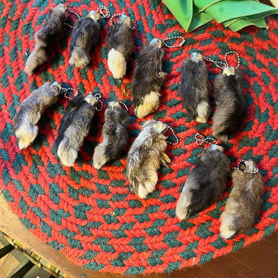 GENUINE RABBITS FOOT 12 DARK REAL RABBIT FEET A DOZEN NATURAL KEYCHAINS LUCK
