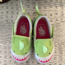 Vans Kids Slip-On V Shark Sneaker Size 6 Green White And Pink