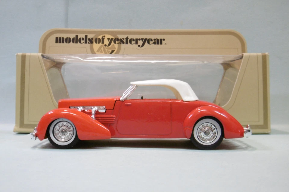 Matchbox - CORD 812 Supercharged 1937 cabriolet rouge réf. Y-18 BO 1/43 - Photo 3/4