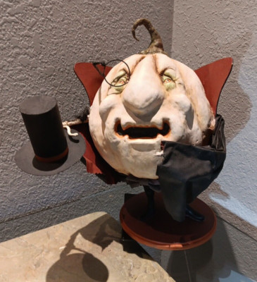 Bethany Lowe Scott Smith Rucus Studio Vampire Pumpkin