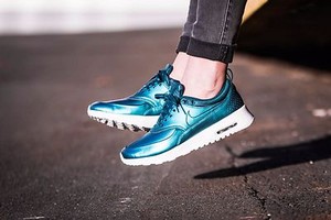 thea metallic nike