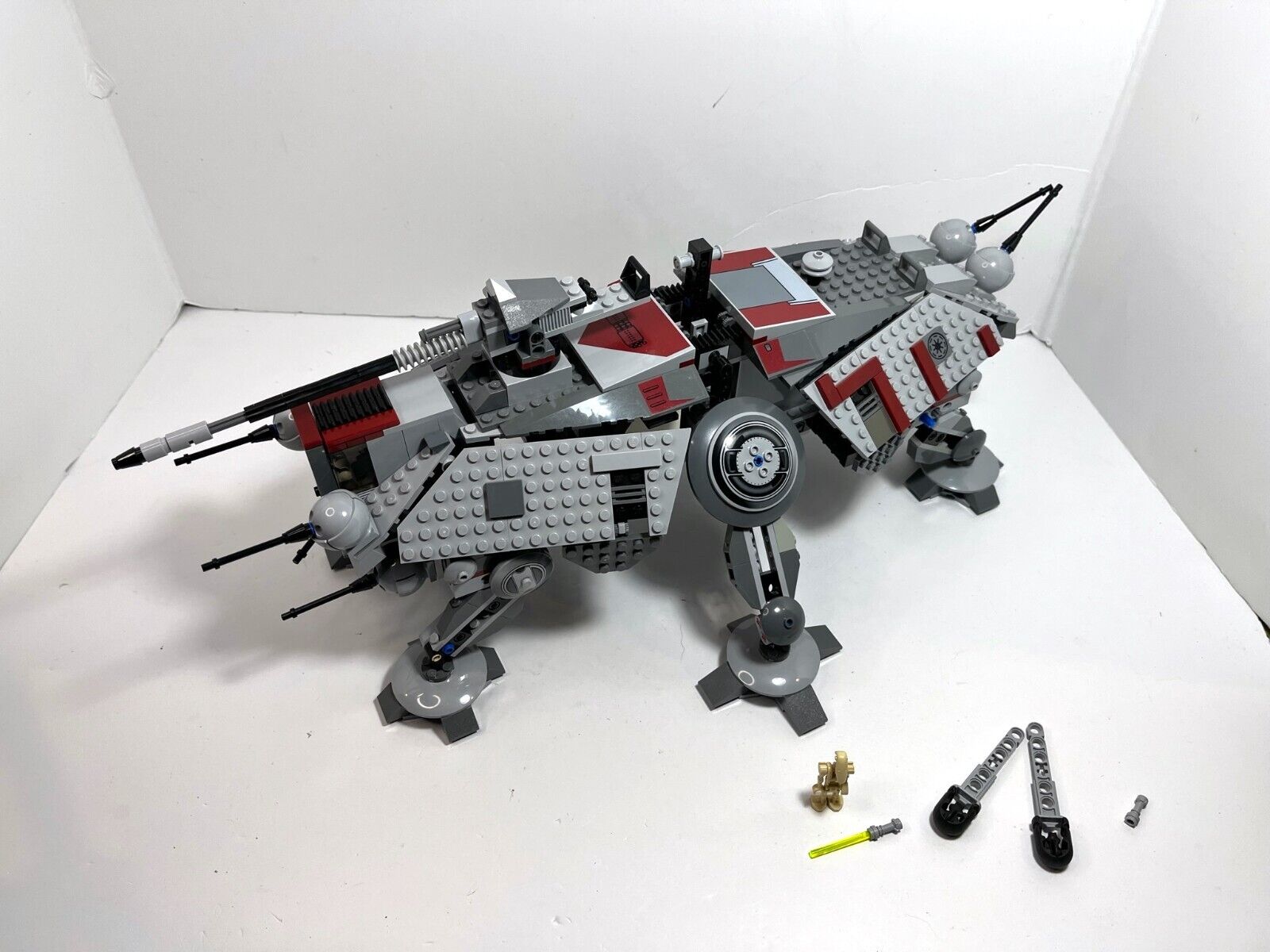 LEGO Star Wars:   AT-TE Walker 7675  (2008)  Rare Retired.