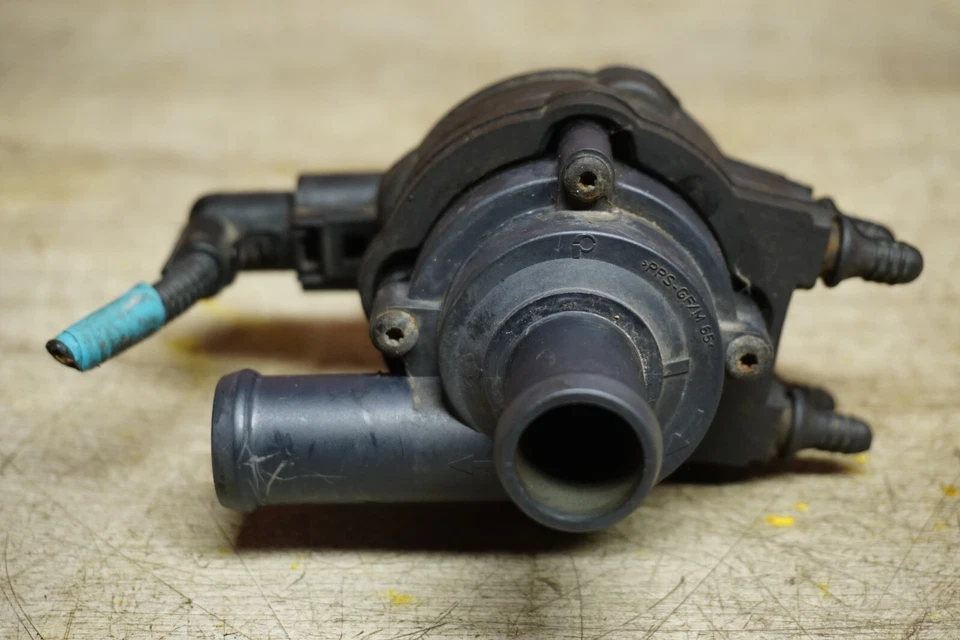 2004 VOLKSWAGEN TOUAREG 7L 4.2L ГАЗ ВСПОМОГАТЕЛЬНЫЙ ВТОРИЧНЫЙ ОХЛАЖДАЮЩЕЙ ЖИДКОСТИ ВОДЯНОЙ НАСОС OEM - Изображение 3 из 4