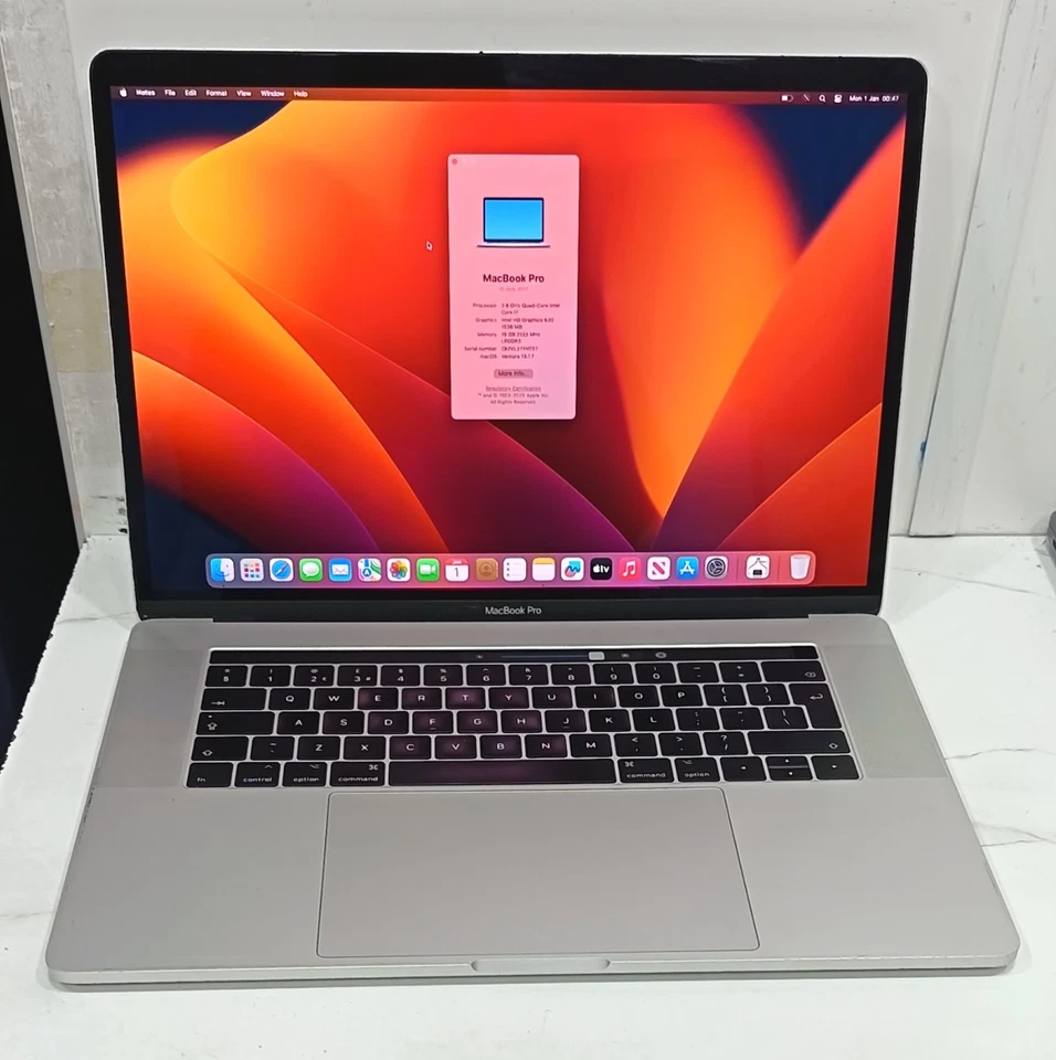 Apple MacBook Pro 15" 2017 · i7 · 16GB · 256GB, photo 1 of 5