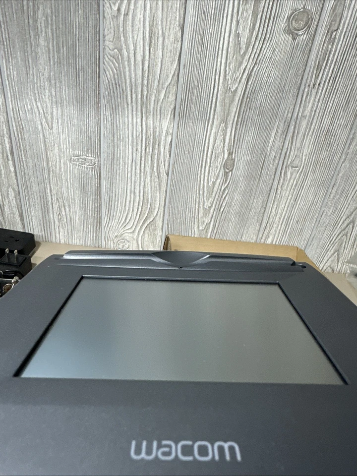 Wacom LCD Signature pad, STU-500B With Stylus and USB Cable New In Box - Image 2 of 4