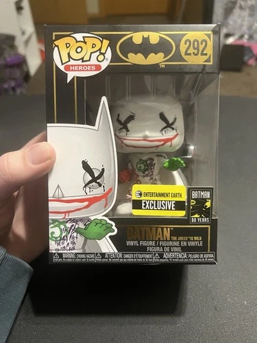 Funko Pop! Vinyl: Batman #292 Exclusive Entertainment Earth Figure *DMGd Box*