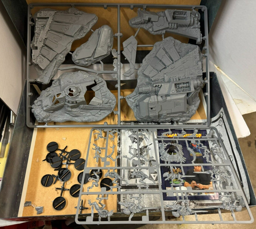 2004 Games Workshop Warhammer 40K Battle for Macragge Tabletop Battlegame - Picture 2 of 7