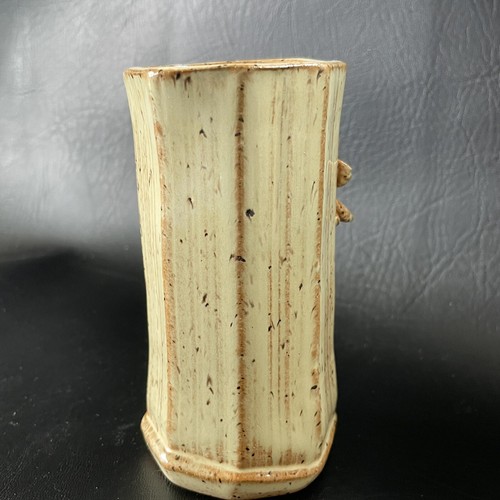 Small Thomas Pottery Seagrove NC Studio Yellow Floral 8-sided Vase - Picture 6 of 10