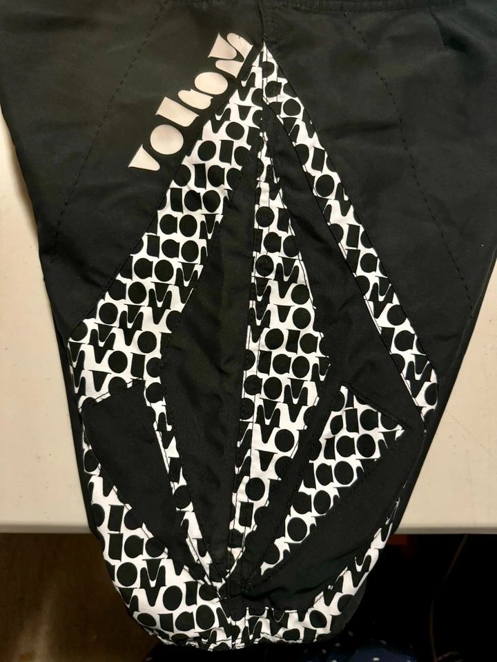 Boardshorts Volcom Miss Mod Foster Girl 2 Juniors Talla 7 Foto 2 de 4