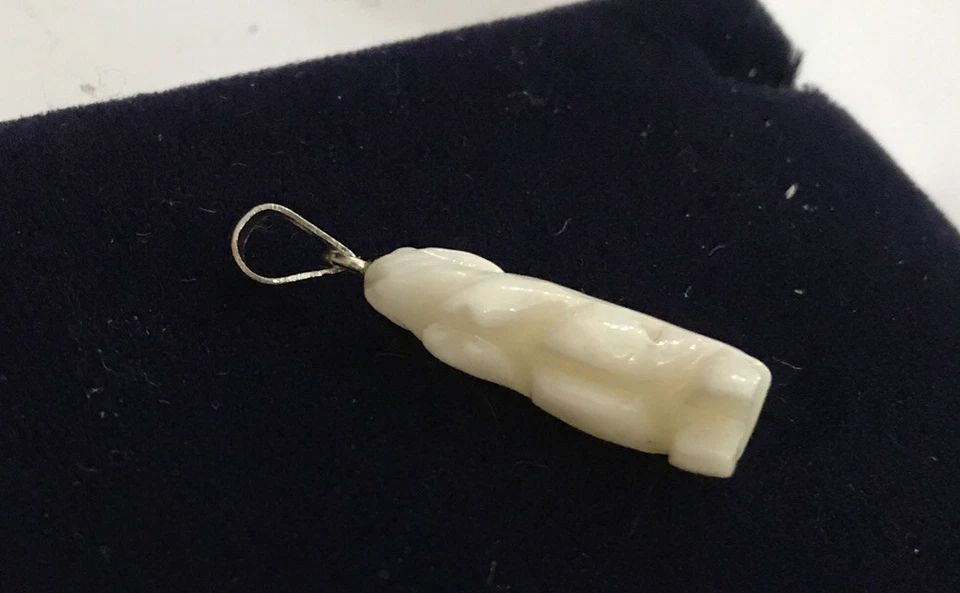 Vtg Sterling Silver 925 NATURAL WHITE CORAL CARVED Bunny Rabbit Pendant Charm A - Image 3 of 4
