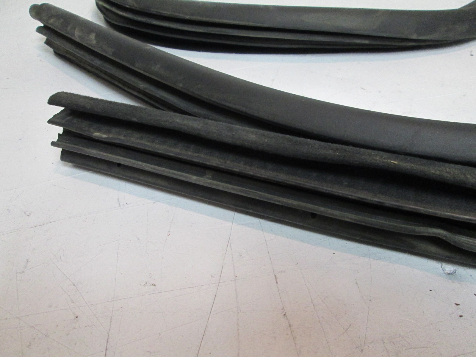 Maserati Quattroporte - RH Rear Door Gasket - Seal # 67479800
