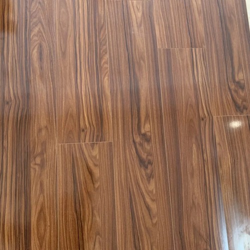 8mm Bourbon High Gloss Laminate Flooring - A5 SAMPLE - Picture 5 of 17