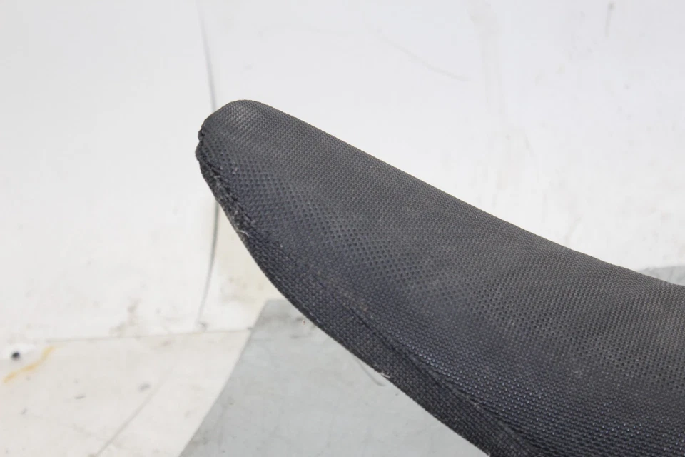 2004 04 YAMAHA YZ250F YZ 250F OEM SEAT SADDLE CUSHION PAN - Image 2 of 4