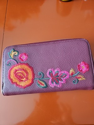 Jewell By THIRTY-ONE Burgundy Zip Around Embroidered Womens Wallet