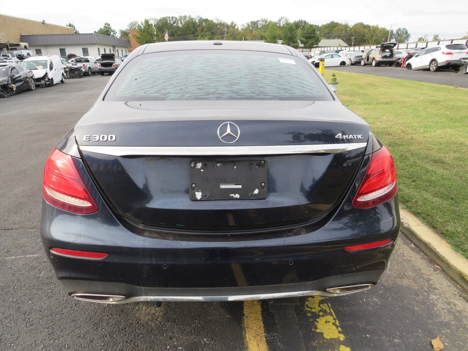 2017-2023 Mercedes-Benz E-CLASS RHHORN OEM 2135422700 - Image 3 of 4