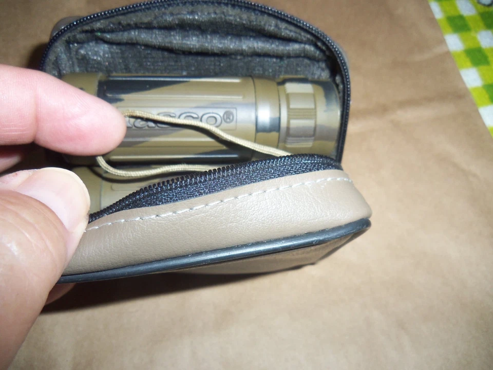 PRISMÁTICOS BLINDADOS DE GOMA Tasco CAMO 8x21 Optics 165BCR 383 ft/1000 yardas 129 M/1000 m Foto 4 de 4