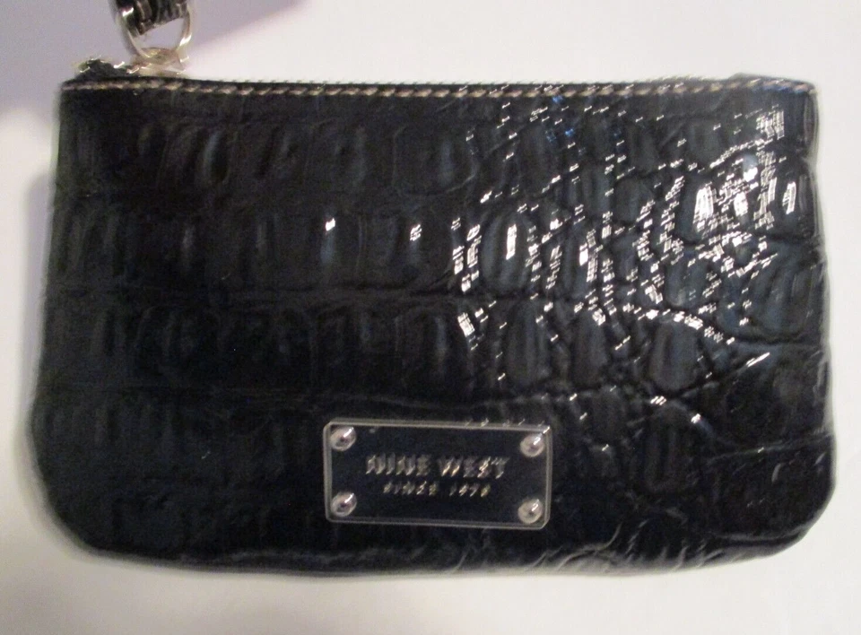 Cartera Muñequera Nine West Negra Imitación Caimán - Nueva con Etiquetas Foto 2 de 4