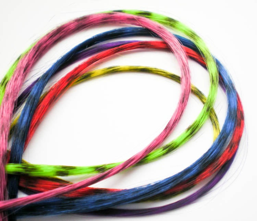 Light blue feather hair extension clip in, thin strand - Imagen 3 de 6