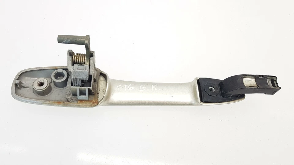 MAZDA 6 2004 LHD PUERTA TRASERA IZQUIERDA EXTERIOR MANIJA EXTERIOR COLOR DORADO Foto 3 de 3