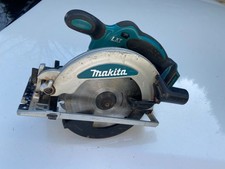 Scie circulaire MAKITA BSS610 18V LXT Ø165 mm - Sans batterie, ni chargeur