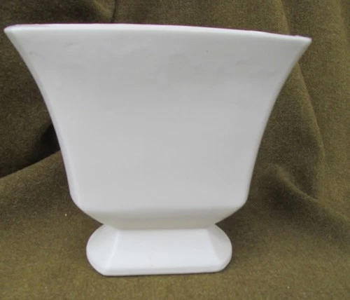 Vintage Signed McCoy Art Pottery Pedestal Rectangular Vase 543 in White
