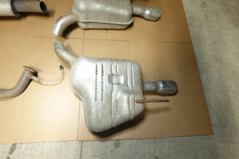 Sistema de escape GMC ACADIA 2017-2019 Foto 4 de 4