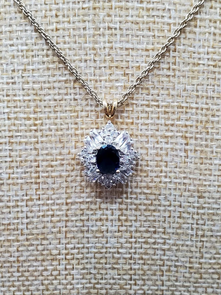 Pedras CZ na borda com safira falsa no meio em corrente tom dourado 18 polegadas  - Imagem 2 de 4