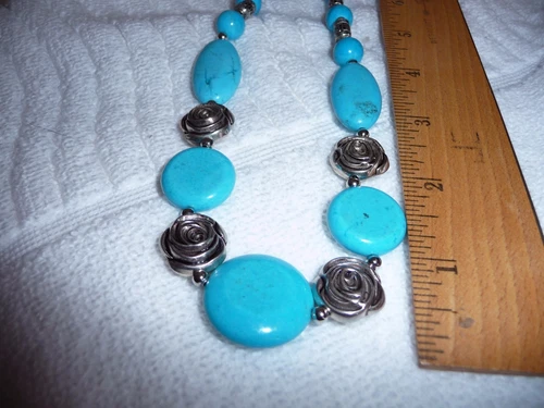 Jewelry - Unique Turquoise Stone Beaded 16 to 17 in Necklace 