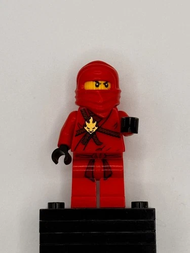 LEGO Ninjago Kai The Golden Weapons minifigure (njo007) cracked
