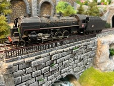 Locomotive 141 R chauffe au fuel jouef a restaurer