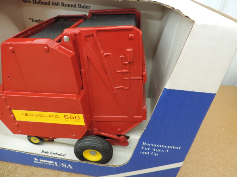 New Holland Ford 660 hay baler round SCALE MODELS 1/16 box diecast farm toy Z - Image 4 of 4