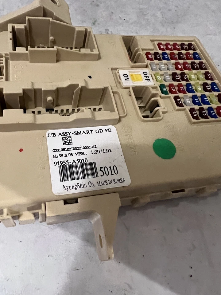 Hyundai Elantra GT 2016 cabina interior unión caja de fusibles 91955-A5010 OEM Foto 2 de 4