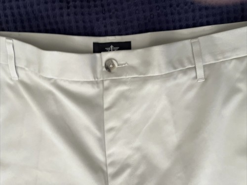 Dockers Shorts Mens 42 Flat Front Microfiber Shorts Ivory NWT New - Picture 5 of 22