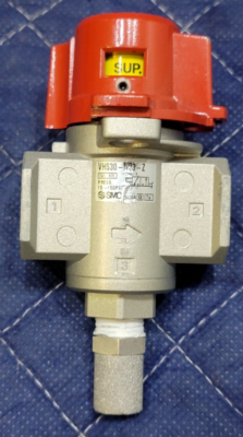 #ad Lock out supply shutoff VALVE w PRESSURE RELIEF SMC VHS30 N03B Z w muffler $17.58