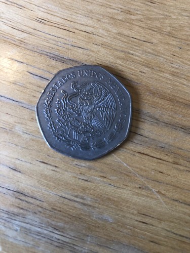Vintage 1977 Mexico Diez Pesos Coin - Picture 2 of 4