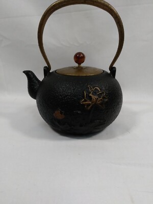 UN Branded Cast Iron Tea Kettle With Flower And Hands TeaPot Teakettle Pot