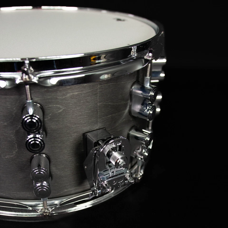 Tambor de arce PDP 13" x 7", acabado de cera negra Foto 3 de 4