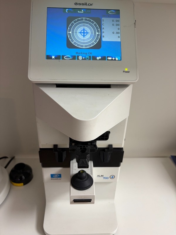 Essilor Alm700 Lensometer