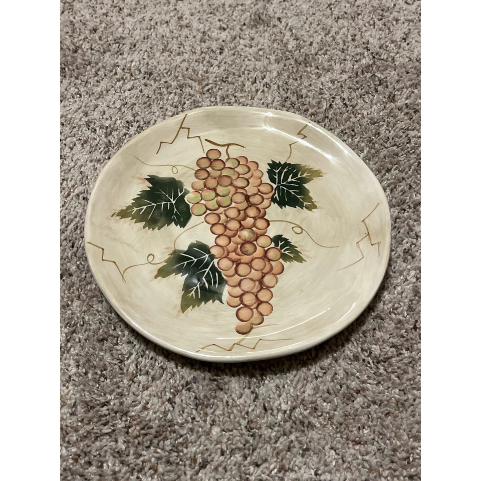 2x Cabernet Hand painted Collection Table top UNLIMITED Grape plates - Image 4 of 4