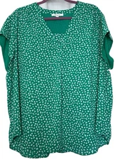 Stitch Fix Monday Fun Size 2X Green White V Neck Short Sleeve Lightweight Top