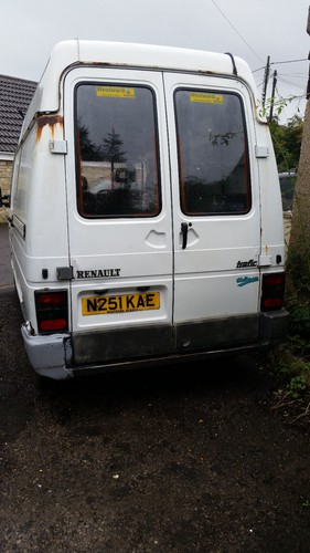 RENAULT TRAFIC DIESEL HIGH TOP - Picture 2 of 3