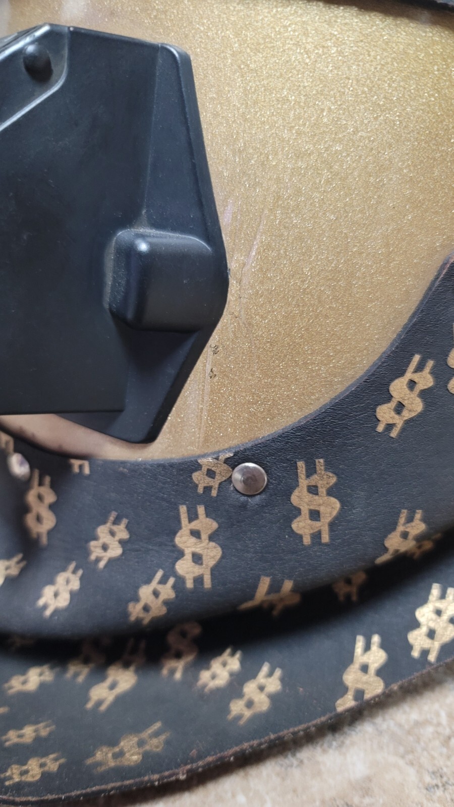 Outlaw Welding Helmet With Auto Dark Lense CDE