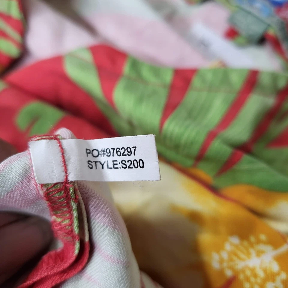 Camisa Hattie para mujer con botones L roja floral seda hawaiana cuello redondo Hilo Hattie Foto 3 de 4