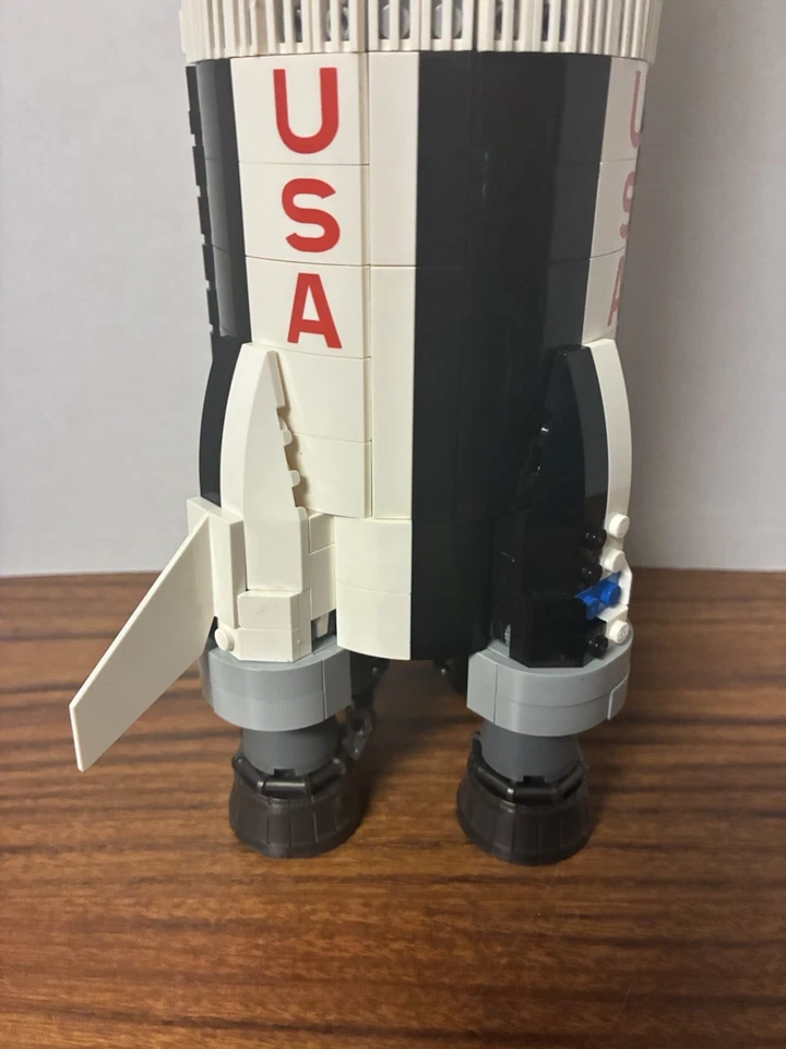 NASA Apollo Saturn Rocket INCOMPLETE - Image 2 of 4
