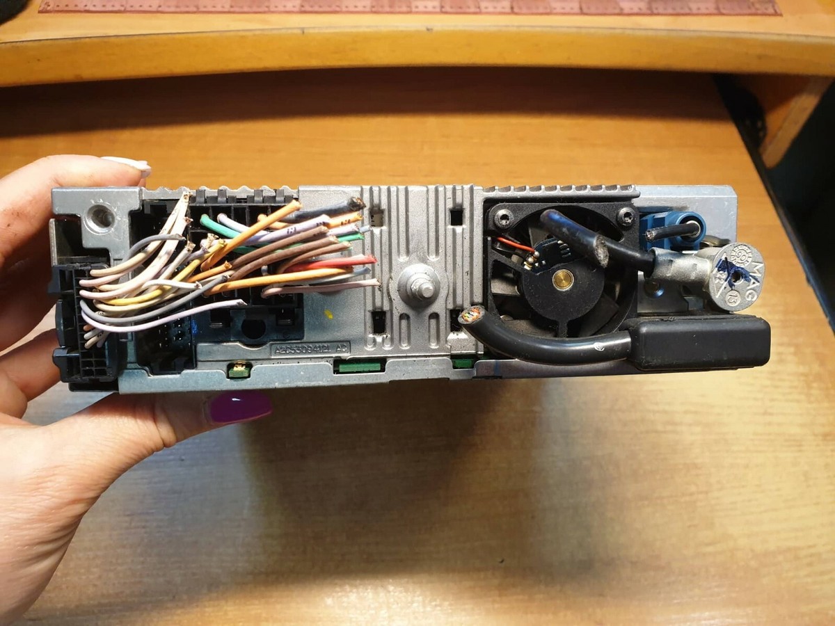 Renault Laguna 2005-07 MK2 Radio CD NAV Stereo Player WITH CODE 