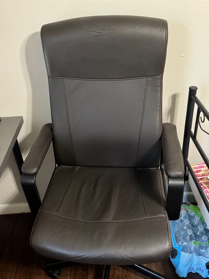 Ikea Office Chair with 360 Degree Swivel and Ergonomic Support-image