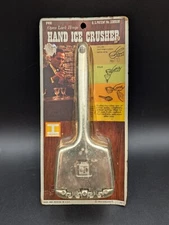 VTG 1971 Irvinware Hand Held Ice Crusher Open Lock Hinge New Old Stock 91810 NEW