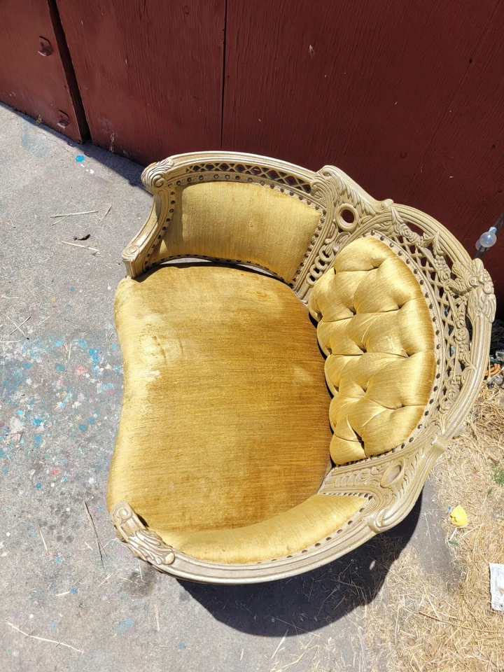 Silla antigua de madera tallada estilo rococó  Foto 4 de 4