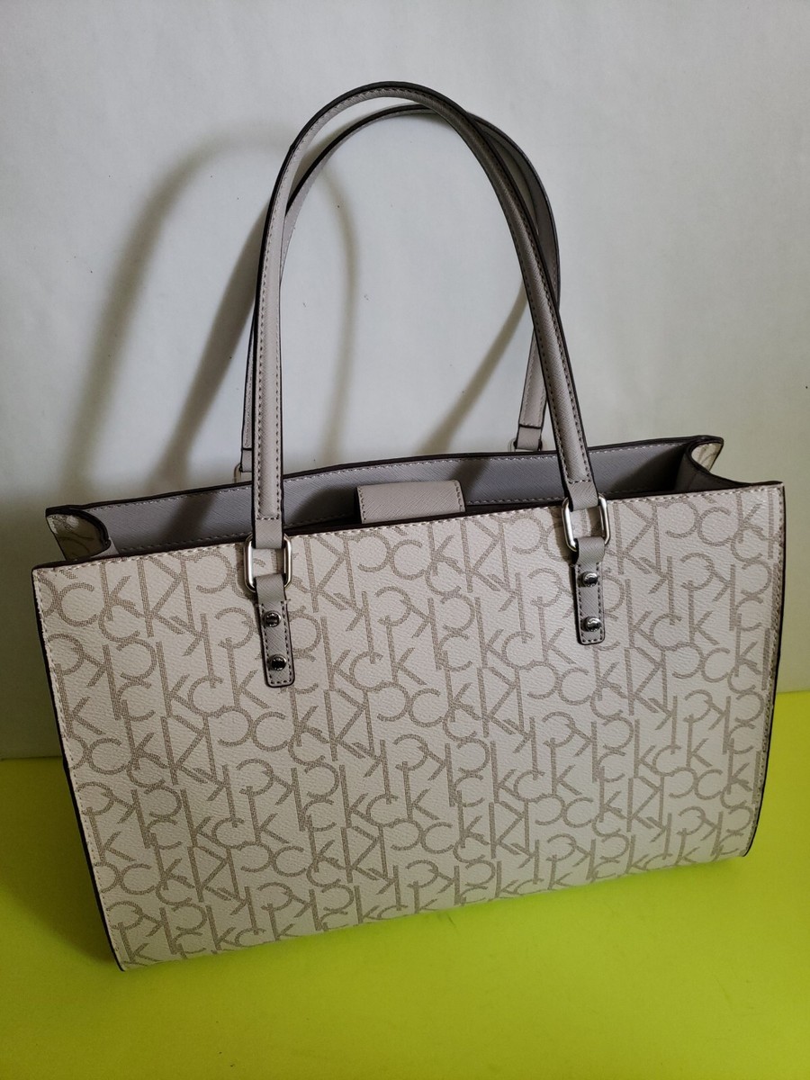 ハンドバッグ   Women's CKJ Utility l Logo EW Flap Bag 4K30 Handbags Calvin Klein Jeans Chain Ew Flap Conv Bag Beige